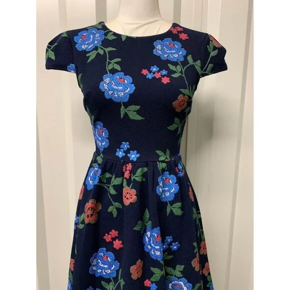B. Darlin Fit & Flare Floral Print Black Dress Size 1/2 Juniors - Picture 2 of 5
